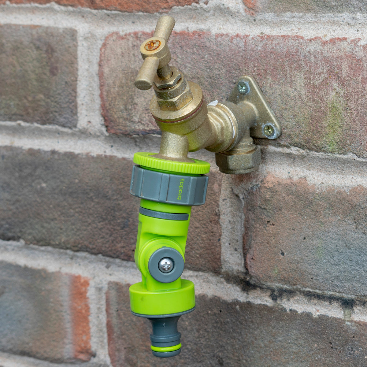 Adjustable Angle Garden Tap Connector - Lime